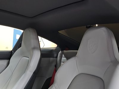 2021 Porsche 911 — миниатюра 12