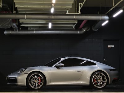 2021 Porsche 911 photo 2