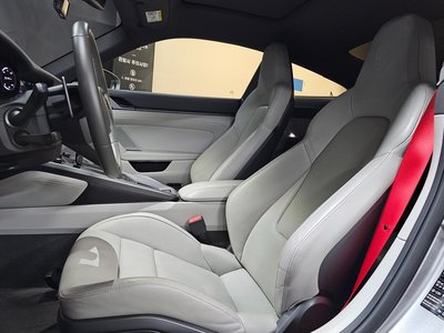 2021 Porsche 911 — миниатюра 11