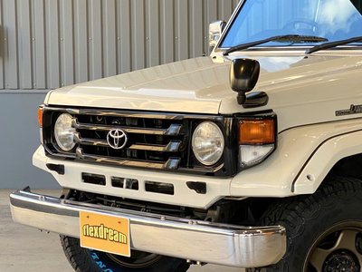 TOYOTA LAND CRUISER 70 - 4