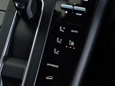 2022 Porsche MACAN — миниатюра 21