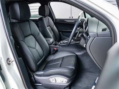 صورة 10 لـ 2022 Porsche MACAN
