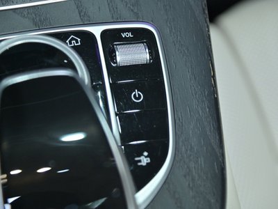 2019 Mercedes-BENZ E-CLASS — миниатюра 34