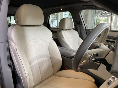 BENTLEY BENTAYGA - 8