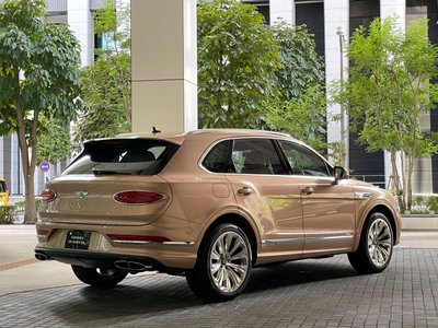 BENTLEY BENTAYGA - 6