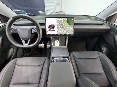 TESLA MODEL Y - 5