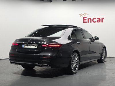 MERCEDES-BENZ E-CLASS - 3