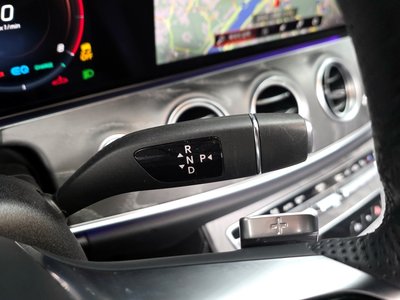 MERCEDES-BENZ E-CLASS - 9