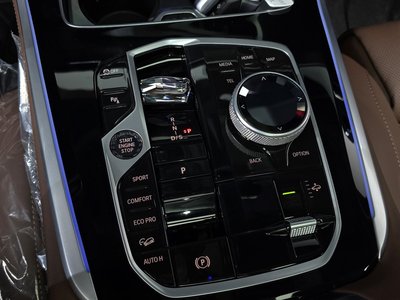 2025 BMW X5 — миниатюра 12