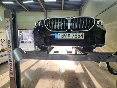BMW 5 SERIES - 1