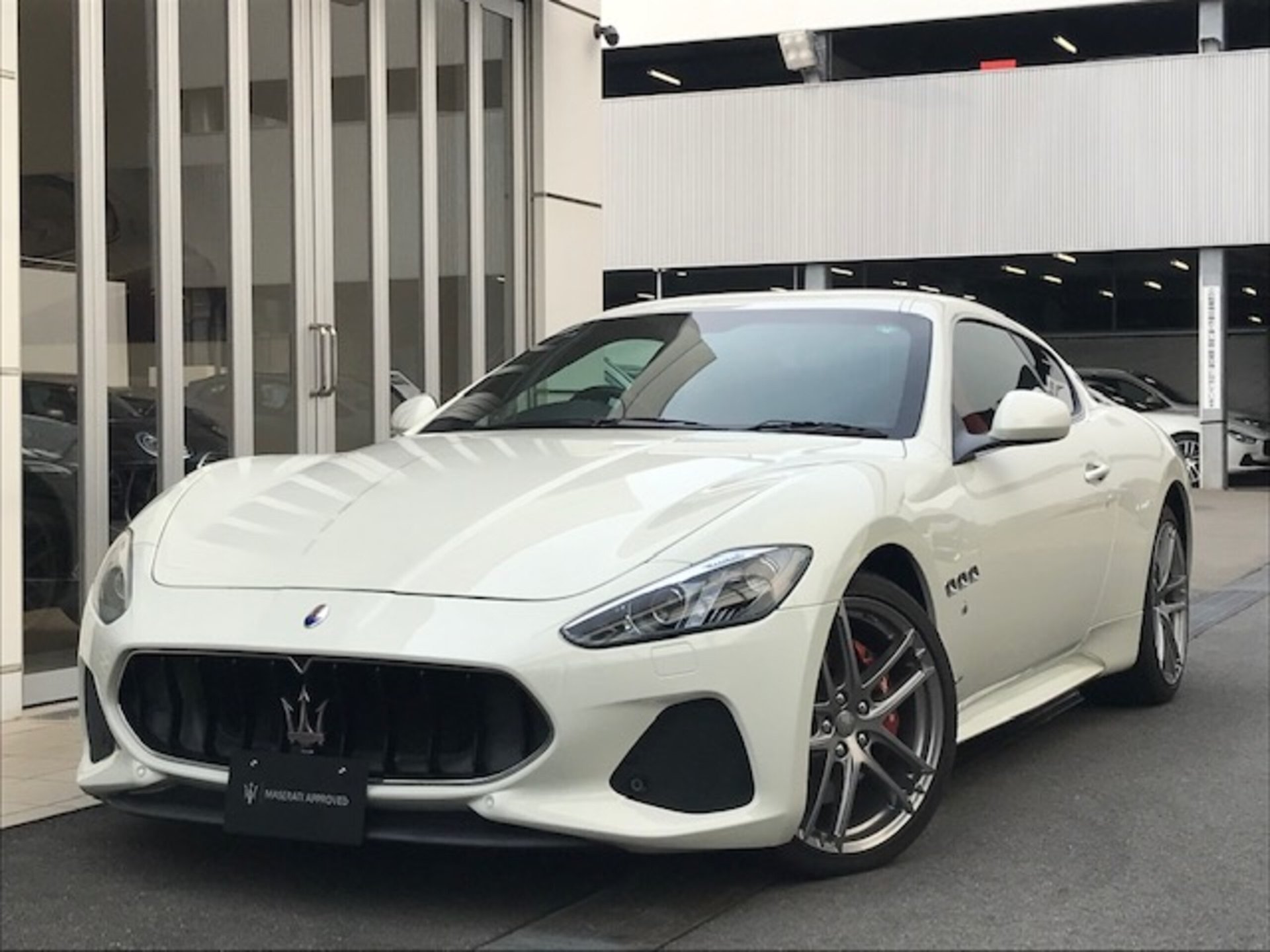 MASERATI GRANTURISMO - View 1
