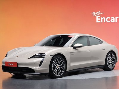صورة 1 لـ 2023 Porsche TAYCAN