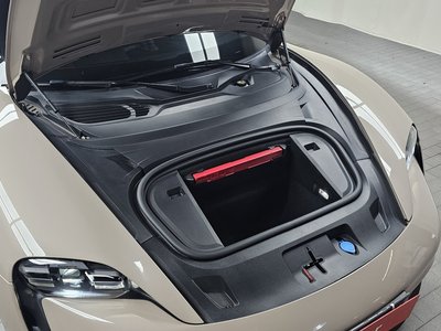 صورة 7 لـ 2023 Porsche TAYCAN