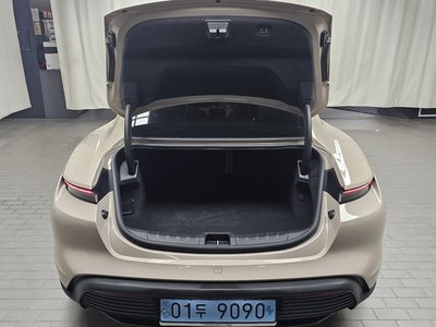 2023 Porsche TAYCAN 缩略图 23