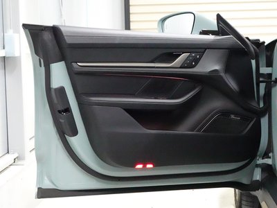 2025 Porsche TAYCAN 缩略图 17