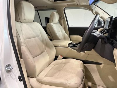 TOYOTA LAND CRUISER 300 - 7