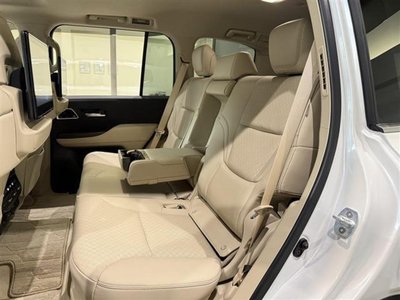 TOYOTA LAND CRUISER 300 - 8