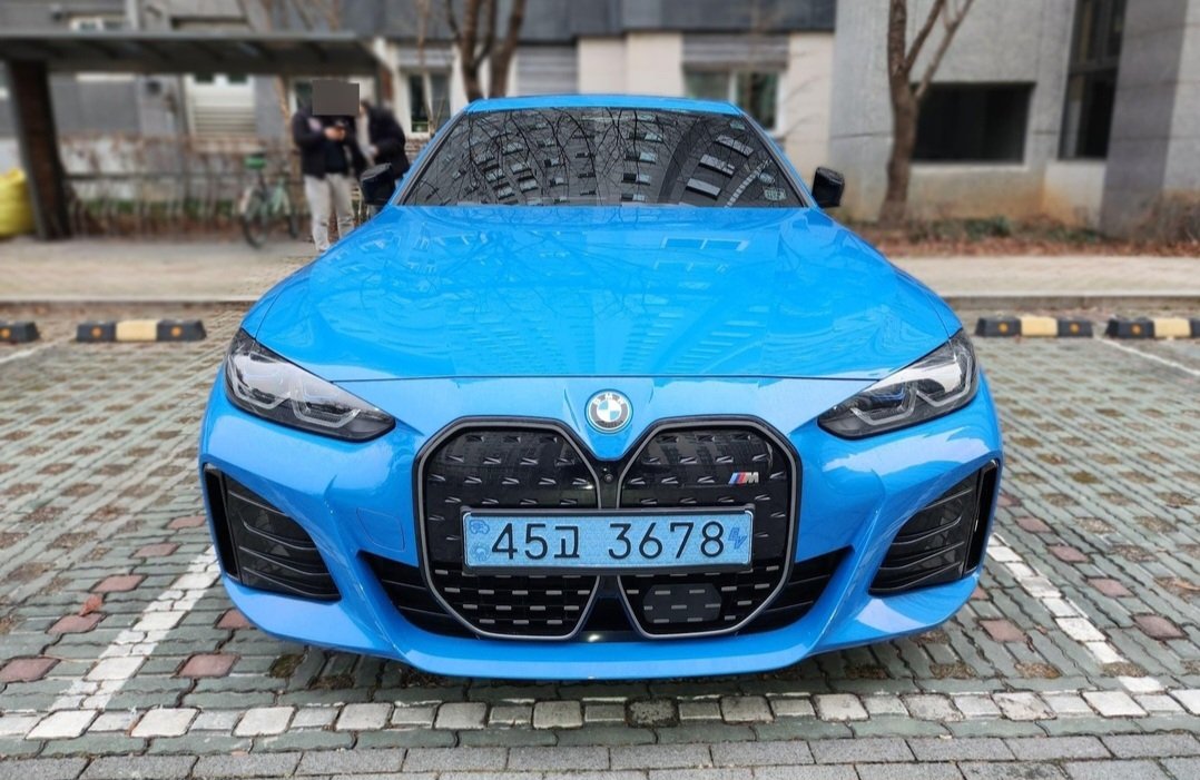 BMW I4 - View 1