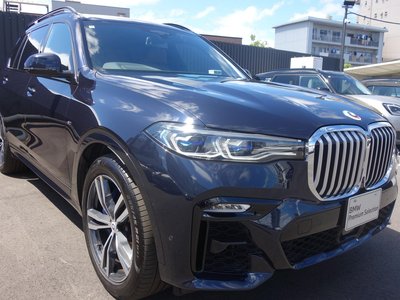 2022 BMW X7 photo 2