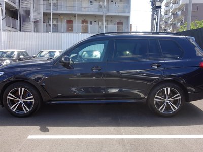 2022 BMW X7 photo 6