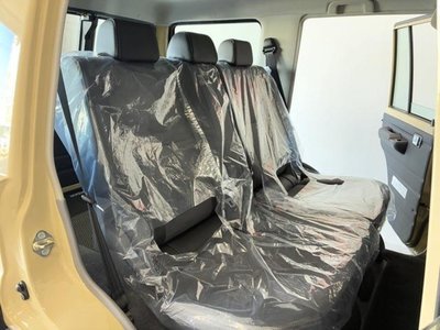 TOYOTA LAND CRUISER 70 - 9