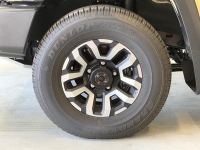 TOYOTA LAND CRUISER 70 - 7