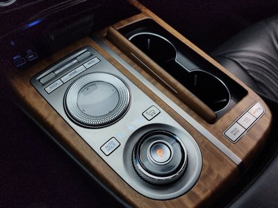 GENESIS G80 (RG3) - 9