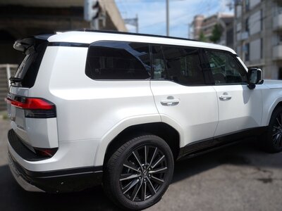 2025 Lexus GX photo 10