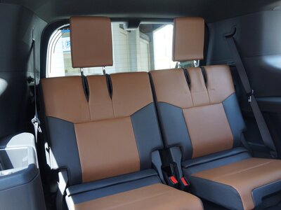 2025 Lexus GX thumbnail 30