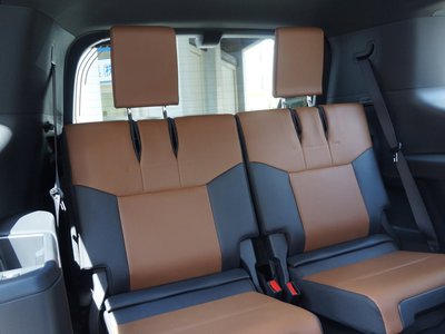 2025 Lexus GX thumbnail 29