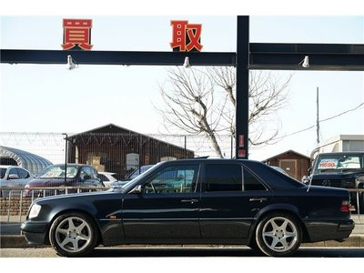 MERCEDES-BENZ E-CLASS - 4