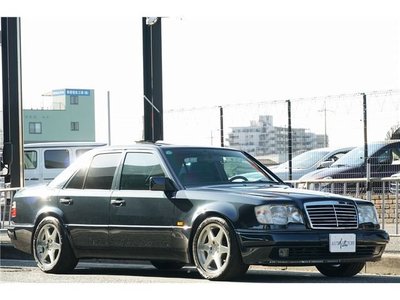 MERCEDES-BENZ E-CLASS - 1