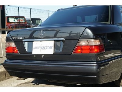 MERCEDES-BENZ E-CLASS - 9