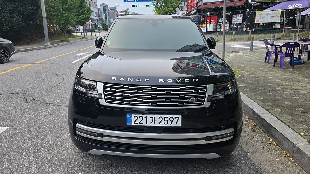 LAND ROVER RANGE ROVER - View 1