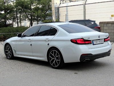 BMW 5 SERIES - 2