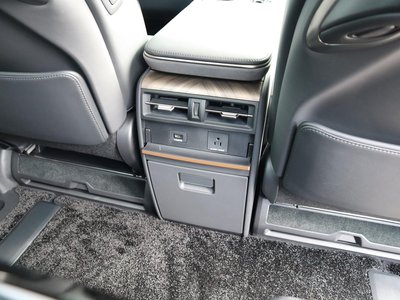 صورة مصغرة 22 لـ 2025 Lexus LM