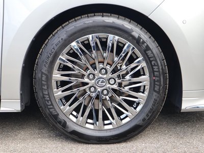 صورة 6 لـ 2025 Lexus LM