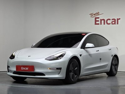TESLA MODEL 3 - 1