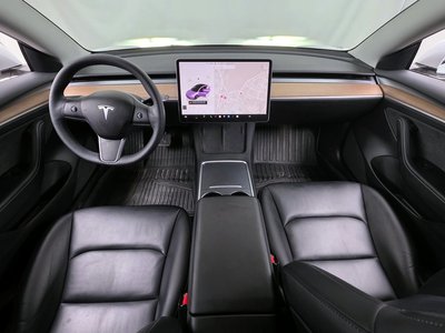 TESLA MODEL 3 - 4