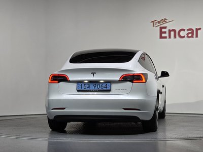TESLA MODEL 3 - 3