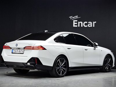 صورة 3 لـ 2025 BMW 5 SERIES