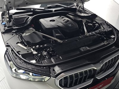 صورة 7 لـ 2025 BMW 5 SERIES