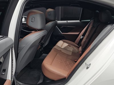 صورة مصغرة 16 لـ 2025 BMW 5 SERIES
