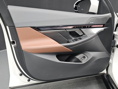 صورة مصغرة 14 لـ 2025 BMW 5 SERIES