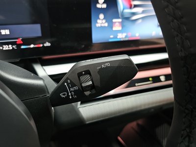 صورة مصغرة 21 لـ 2025 BMW 5 SERIES