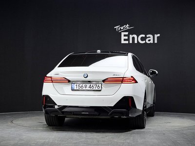 صورة 4 لـ 2025 BMW 5 SERIES