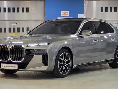 BMW 7 SERIES - 1