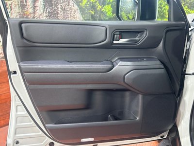 2025 Toyota LAND CRUISER 250 — миниатюра 63