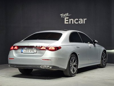 2024 Mercedes-BENZ E-CLASS photo 4