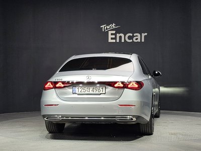 2024 Mercedes-BENZ E-CLASS photo 3